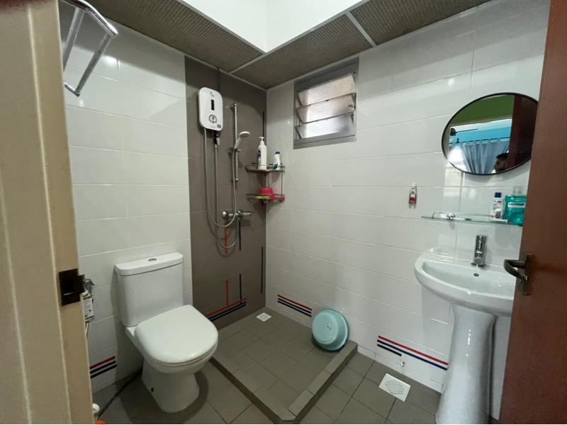 HDB Apartment for Sale, 220A Sumang Lane HDB Apartment For Sale, $680,000, 3 Bed 2 Bath 1,001 sqft $679.00 psf, SGD 680,000 | 99-year Leasehold
