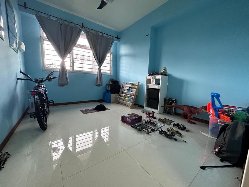 HDB Apartment for Sale, 220A Sumang Lane HDB Apartment For Sale, $680,000, 3 Bed 2 Bath 1,001 sqft $679.00 psf, SGD 680,000 | 99-year Leasehold