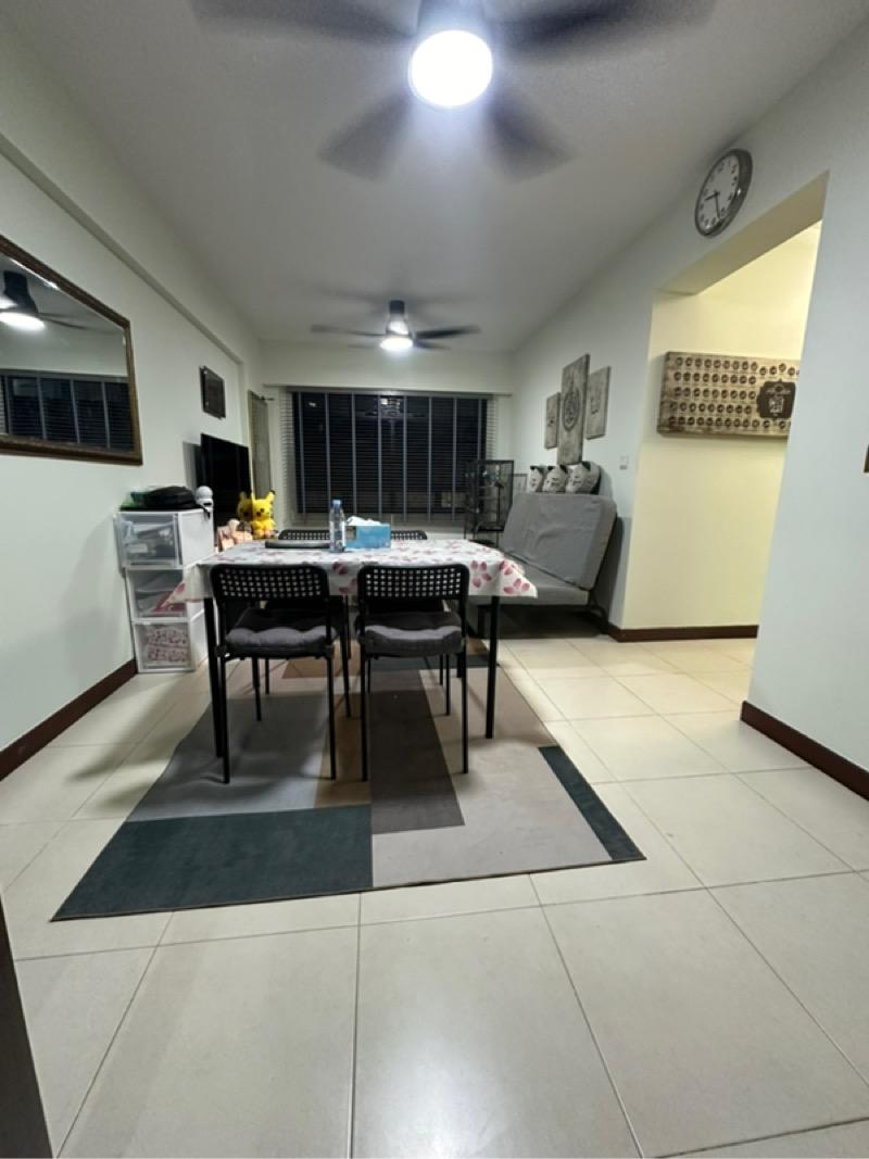 Prop-GPT: HDB Apartment: D22  372 Jurong East Street 32