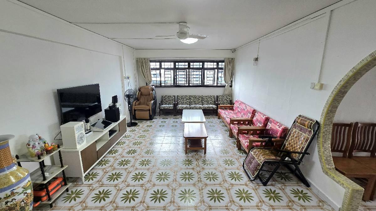 Prop-GPT: HDB Apartment: D16  516 Bedok North Avenue 2