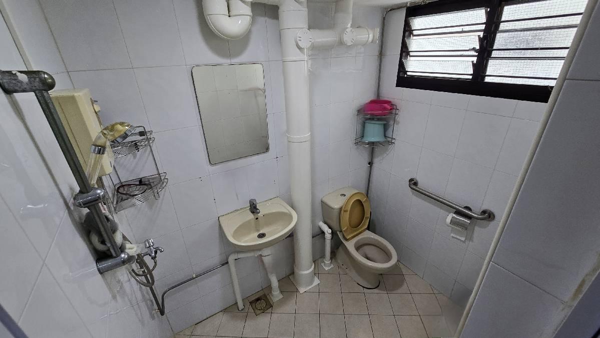 HDB Apartment for Sale, 516 Bedok North Avenue 2 HDB Apartment For Sale, $880,000, 3 Bed 2 Bath 1,281 sqft $687.00 psf, SGD 880,000 | 99-year Leasehold
