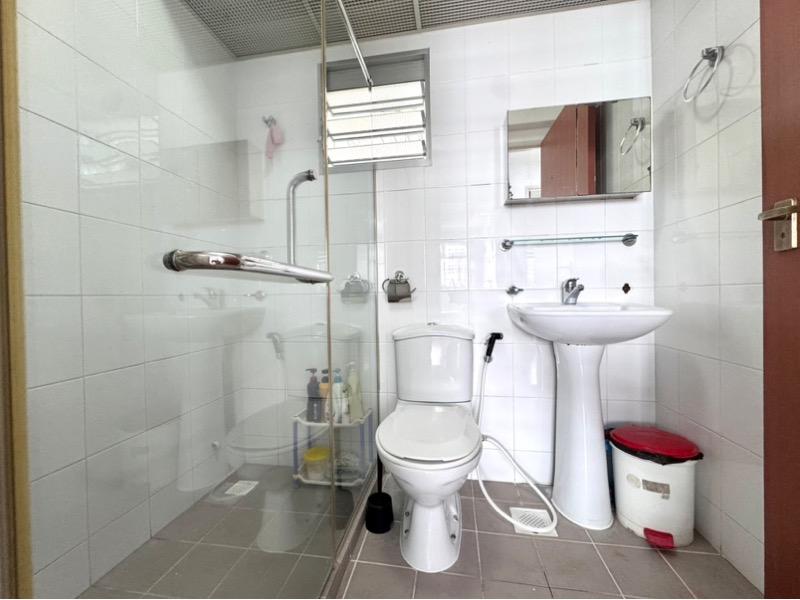 HDB Apartment for Sale, 209B Punggol Place HDB Apartment For Sale, $688,000, 3 Bed 2 Bath 990 sqft $695.00 psf, SGD 688,000 | 99-year Leasehold