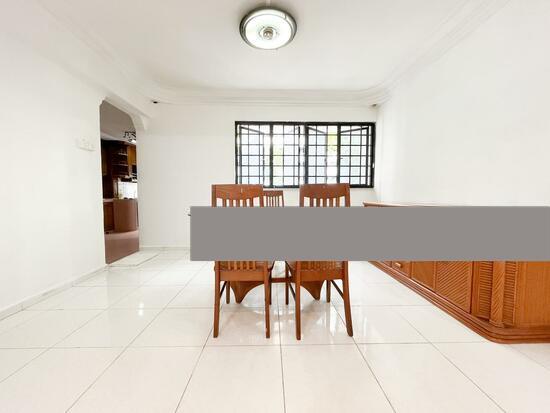 HDB Apartment for Sale, 233 Tampines Street 21 HDB Apartment For Sale, $699,999, 3 Bed 2 Bath 1,302 sqft $538.00 psf, SGD 699,999 | 99-year Leasehold