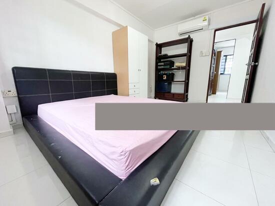 HDB Apartment for Sale, 233 Tampines Street 21 HDB Apartment For Sale, $699,999, 3 Bed 2 Bath 1,302 sqft $538.00 psf, SGD 699,999 | 99-year Leasehold