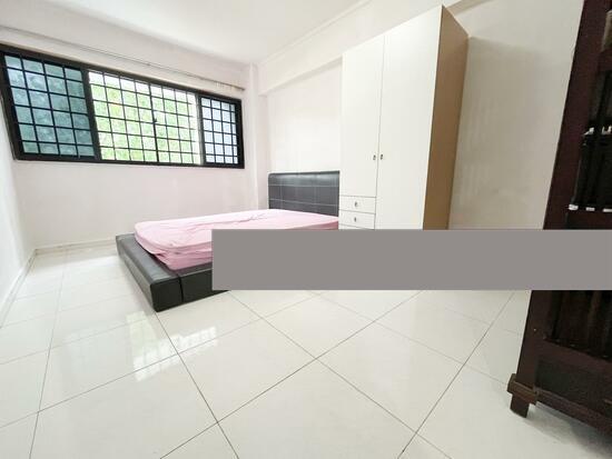 HDB Apartment for Sale, 233 Tampines Street 21 HDB Apartment For Sale, $699,999, 3 Bed 2 Bath 1,302 sqft $538.00 psf, SGD 699,999 | 99-year Leasehold