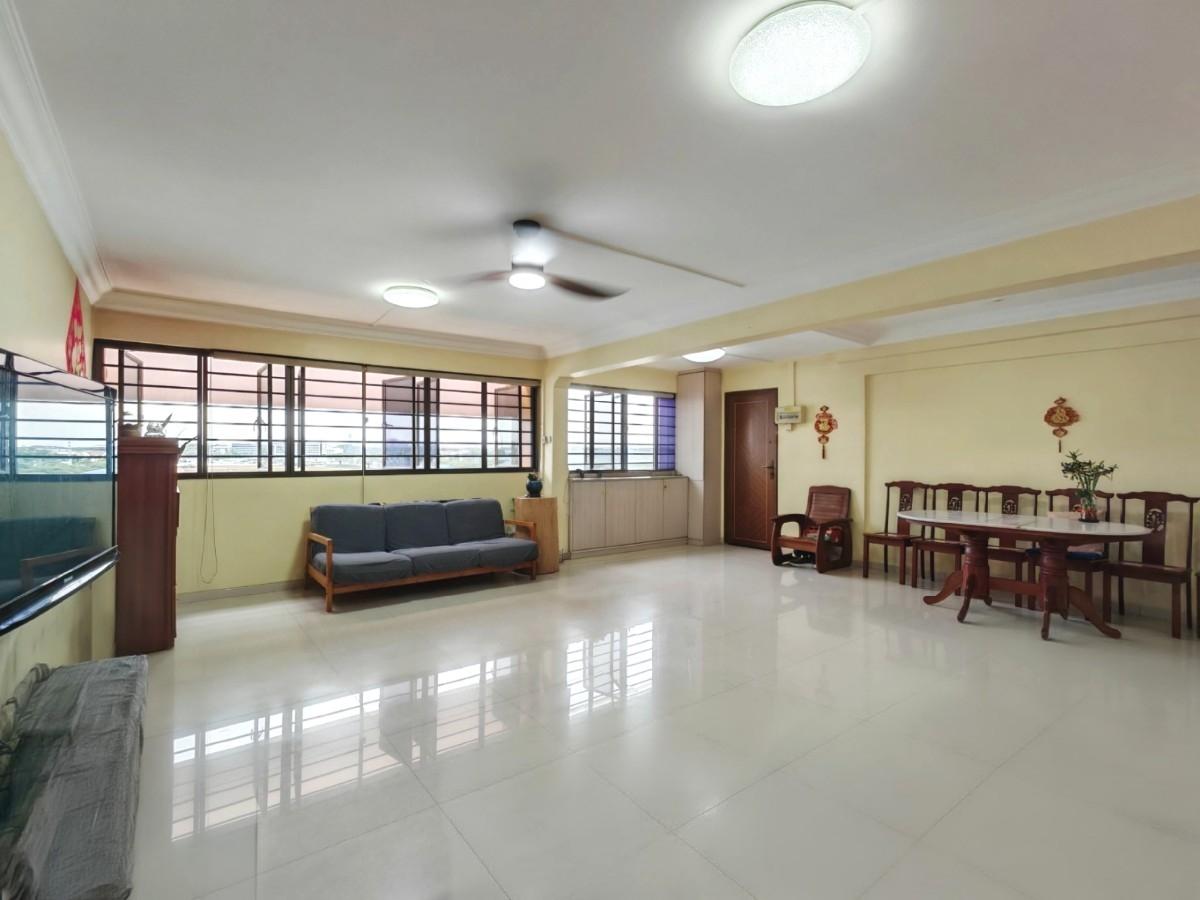 Prop-GPT: HDB Apartment: D27 Yishun 805 Yishun Ring Road