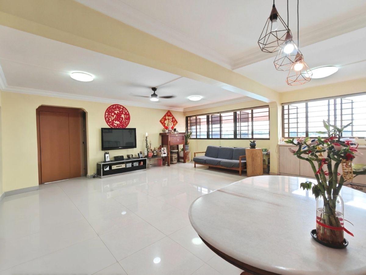HDB Apartment for Sale, 805 Yishun Ring Road HDB Apartment For Sale, $849,999, 3 Bed 2 Bath 1,313 sqft $647.00 psf, SGD 849,999 | 99-year Leasehold