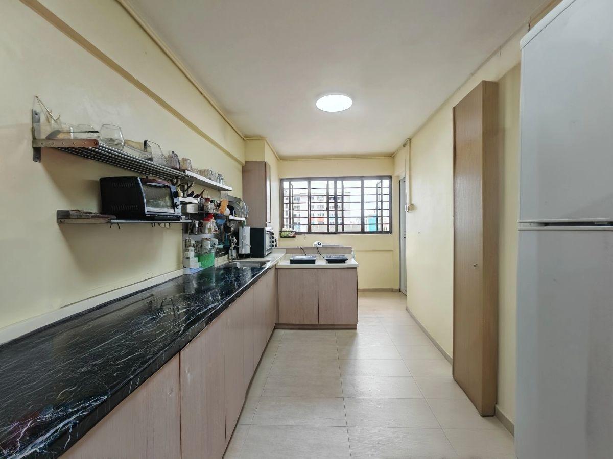 HDB Apartment for Sale, 805 Yishun Ring Road HDB Apartment For Sale, $849,999, 3 Bed 2 Bath 1,313 sqft $647.00 psf, SGD 849,999 | 99-year Leasehold