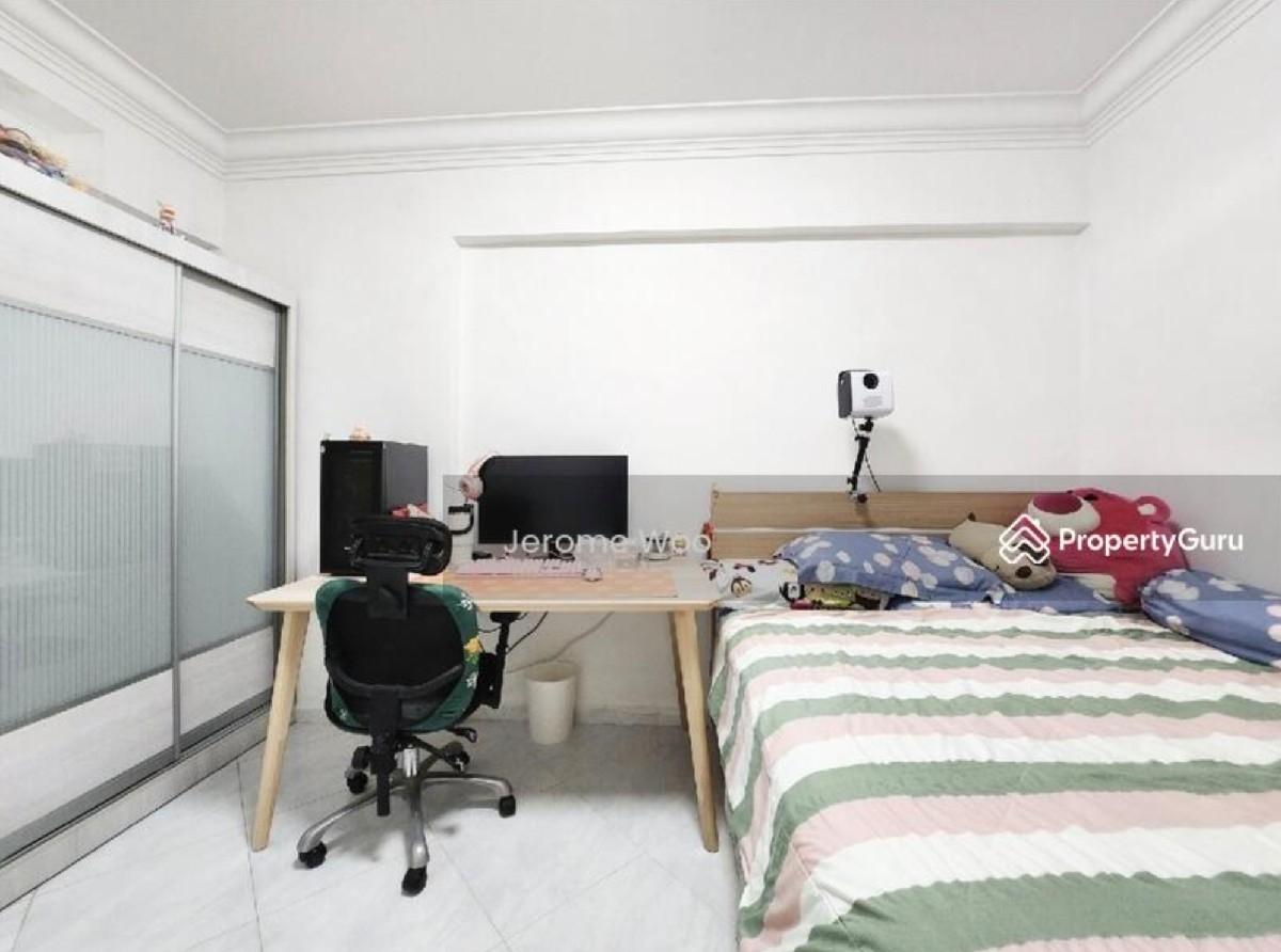 HDB Apartment for Sale, 805 Yishun Ring Road HDB Apartment For Sale, $849,999, 3 Bed 2 Bath 1,313 sqft $647.00 psf, SGD 849,999 | 99-year Leasehold