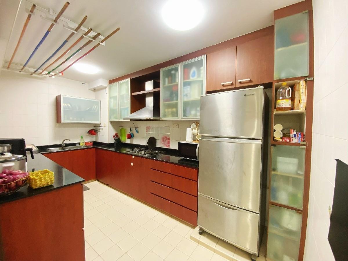 HDB Apartment for Sale, 646 Punggol Central HDB Apartment For Sale, $699,000, 3 Bed 2 Bath 1,184 sqft $590.00 psf, SGD 699,000 | 99-year Leasehold