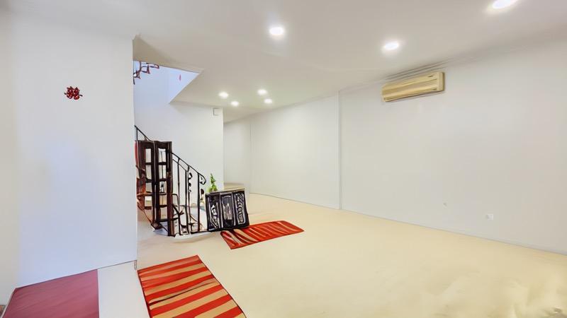 Prop-GPT: Semi-Detached: D15  Kembangan mrt freehold 3 storeys move in condition