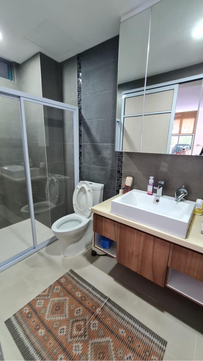 Corner Terrace for Sale, Kew crescent Corner Terrace For Sale, $4,500,000, 7 Bed 7 Bath 4,839 sqft $1,057.00 psf, SGD 4,500,000 | 99-year Leasehold