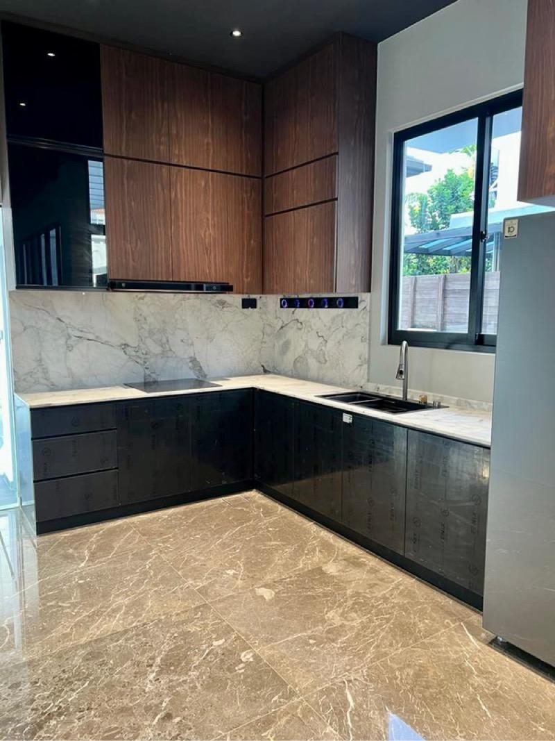Prop-GPT: Detached: D16 Kew Drive 9 KEW DRIVE