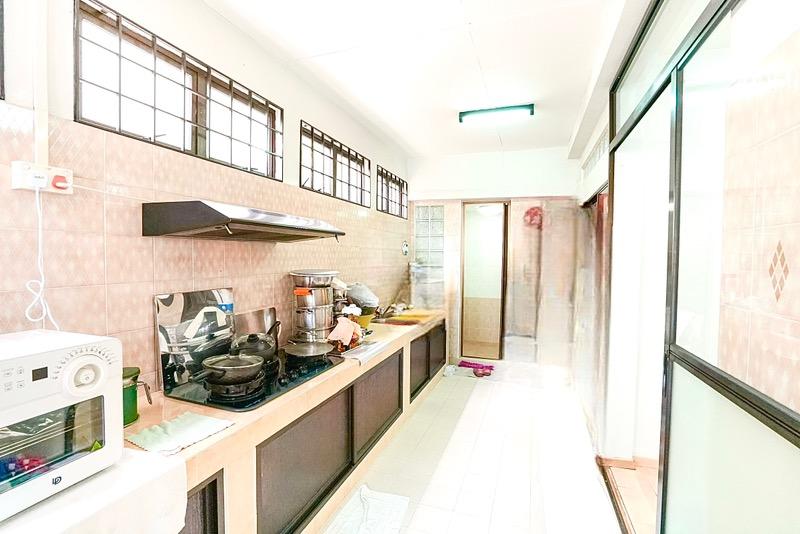 Semi-Detached for Sale, Jalan Asas Semi-Detached House For Sale, $1,199,000, 4 Bed 2 Bath 2,000 sqft $427.00 psf, SGD 1,199,000 | 99-year Leasehold