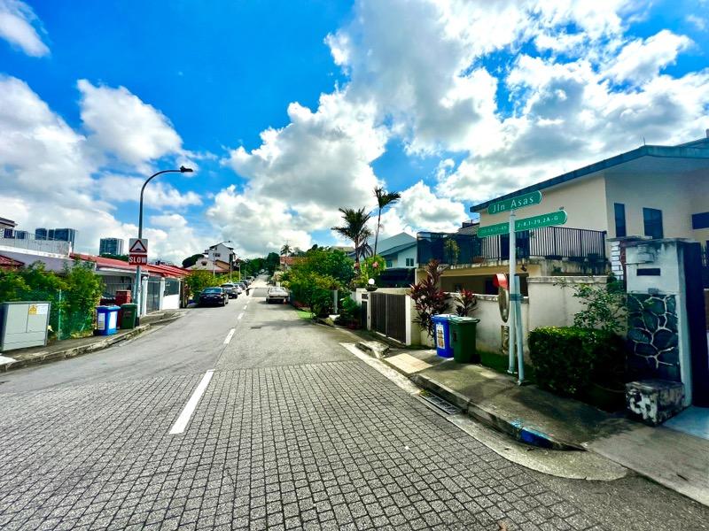 Semi-Detached for Sale, Jalan Asas Semi-Detached House For Sale, $1,199,000, 4 Bed 2 Bath 2,000 sqft $427.00 psf, SGD 1,199,000 | 99-year Leasehold