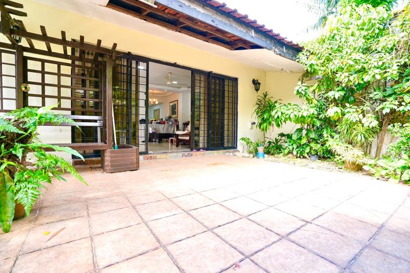 Semi-Detached for Sale, Jalan Asas Semi-Detached House For Sale, $1,199,000, 4 Bed 2 Bath 2,000 sqft $427.00 psf, SGD 1,199,000 | 99-year Leasehold