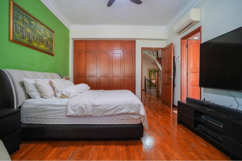 Corner Terrace for Sale, THE RIVERINA Corner Terrace For Sale, $2,800,000, 5 Bed 5 Bath 3,003 sqft $1,301.00 psf, SGD 2,800,000 | 99-year Leasehold