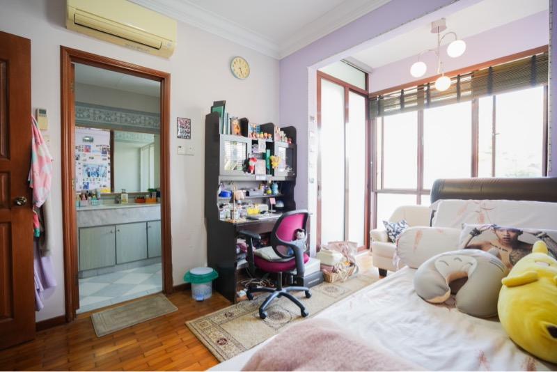 Corner Terrace for Sale, THE RIVERINA Corner Terrace For Sale, $2,800,000, 5 Bed 5 Bath 3,003 sqft $1,301.00 psf, SGD 2,800,000 | 99-year Leasehold