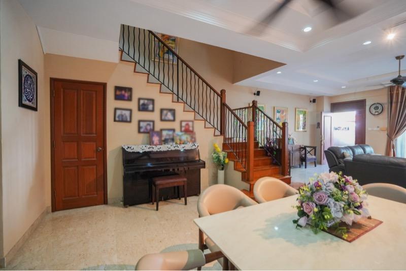 Corner Terrace for Sale, THE RIVERINA Corner Terrace For Sale, $2,800,000, 5 Bed 5 Bath 3,003 sqft $1,301.00 psf, SGD 2,800,000 | 99-year Leasehold