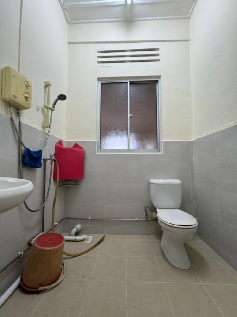 Terrace for Sale, SENNETT ESTATE Terraced House For Sale, $3,350,000, 3 Bed 2 Bath 1,900 sqft $2,469.00 psf, SGD 3,350,000 | Freehold