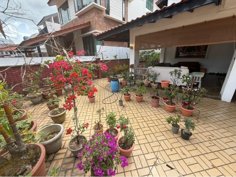 Terrace for Sale, SENNETT ESTATE Terraced House For Sale, $5,680,000, 4 Bed 3 Bath 2,400 sqft $1,935.00 psf, SGD 5,680,000