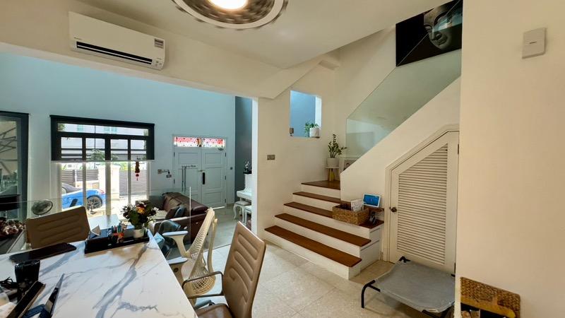 Semi-Detached for Sale, BURGUNDY HILL Semi-Detached House For Sale, $3,400,000, 5 Bed 5 Bath 3,200 sqft $1,504.00 psf, SGD 3,400,000 | 99-year Leasehold