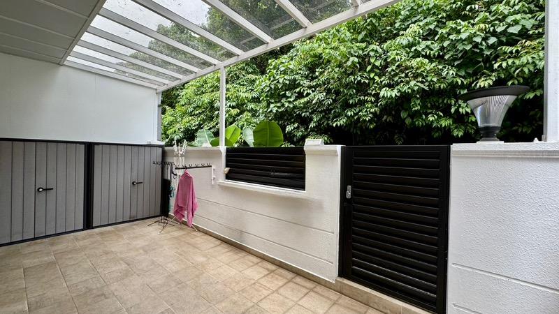 Semi-Detached for Sale, BURGUNDY HILL Semi-Detached House For Sale, $3,400,000, 5 Bed 5 Bath 3,200 sqft $1,504.00 psf, SGD 3,400,000 | 99-year Leasehold