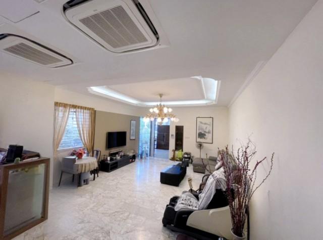 Prop-GPT: Semi-Detached: D15  Telok Kurau Vicinity