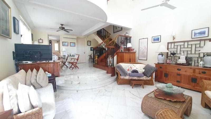 Prop-GPT: Semi-Detached: D10  HOLLAND GROVE
