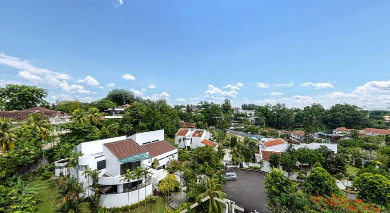 Prop-GPT: Bungalow - Good Class: D10  FERNHILL ROAD