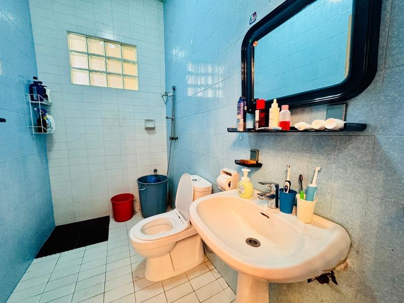 Terrace for Sale, EAST VIEW GARDEN Terraced House For Sale, $4,500,000, 4 Bed 3 Bath 2,600 sqft $1,425.00 psf, SGD 4,500,000