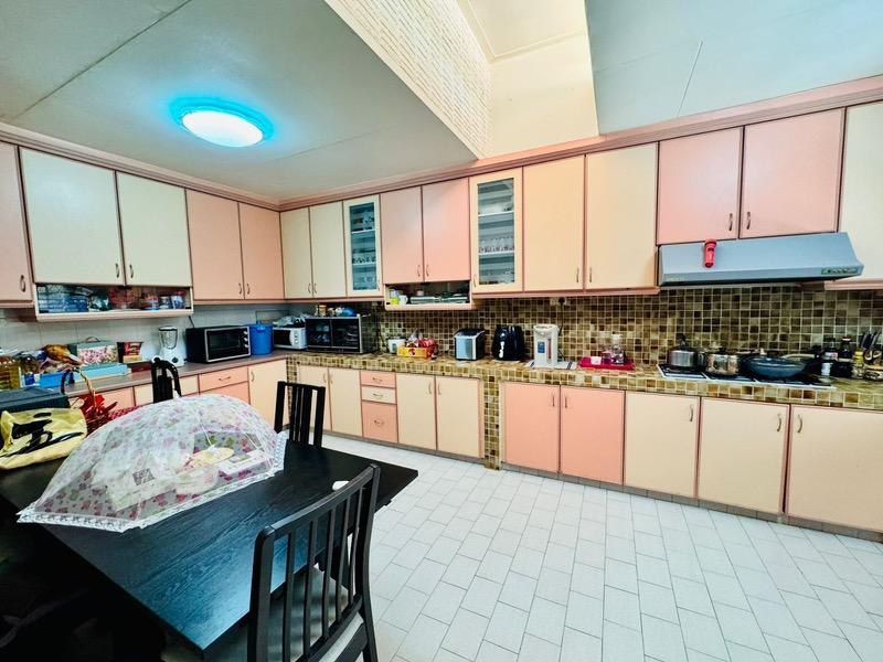 Terrace for Sale, EAST VIEW GARDEN Terraced House For Sale, $4,500,000, 4 Bed 3 Bath 2,600 sqft $1,425.00 psf, SGD 4,500,000