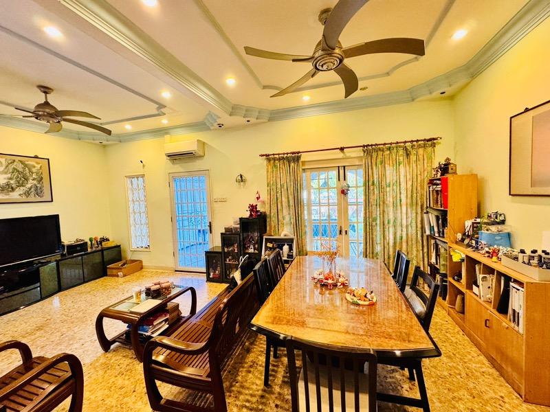 Terrace for Sale, EAST VIEW GARDEN Terraced House For Sale, $4,500,000, 4 Bed 3 Bath 2,600 sqft $1,425.00 psf, SGD 4,500,000