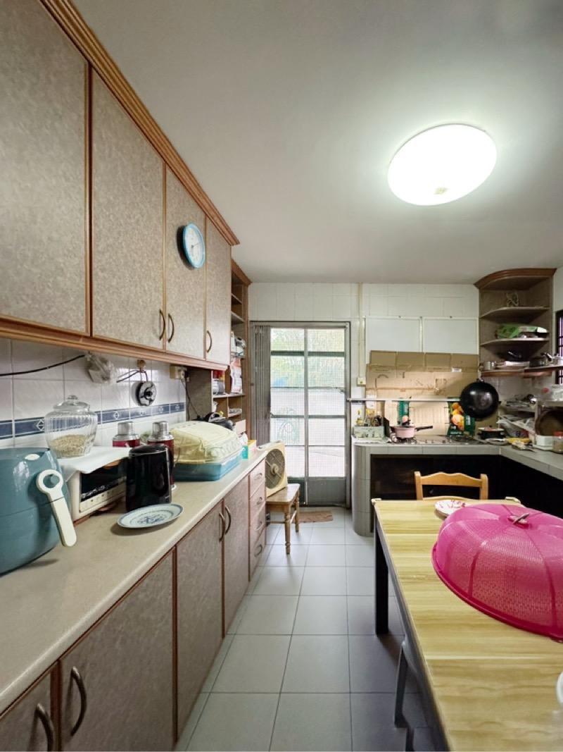 Corner Terrace for Sale, PAYA LEBAR STREET Corner Terrace For Sale, $4,900,000, 4 Bed 2 Bath 2,768 sqft $1,770.00 psf, SGD 4,900,000 | Freehold