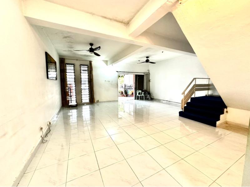 Terrace for Sale, TEACHER'S HOUSING ESTATE Terraced House For Sale, $3,800,000, 4 Bed 2 Bath 2,200 sqft $2,087.00 psf, SGD 3,800,000