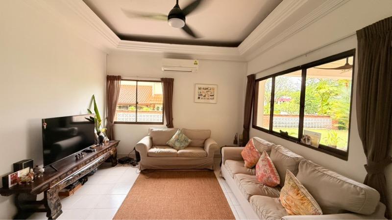 Prop-GPT: Semi-Detached: D10  GREENLEAF VIEW