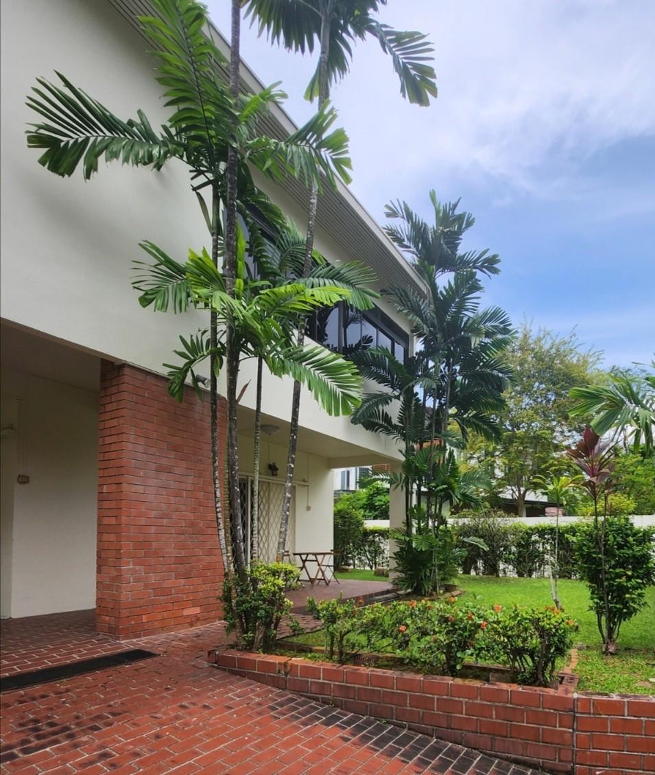 Prop-GPT: Detached: D21  Detached at Clementi 2-sty Landed Zone, a Place of Lasting Memories