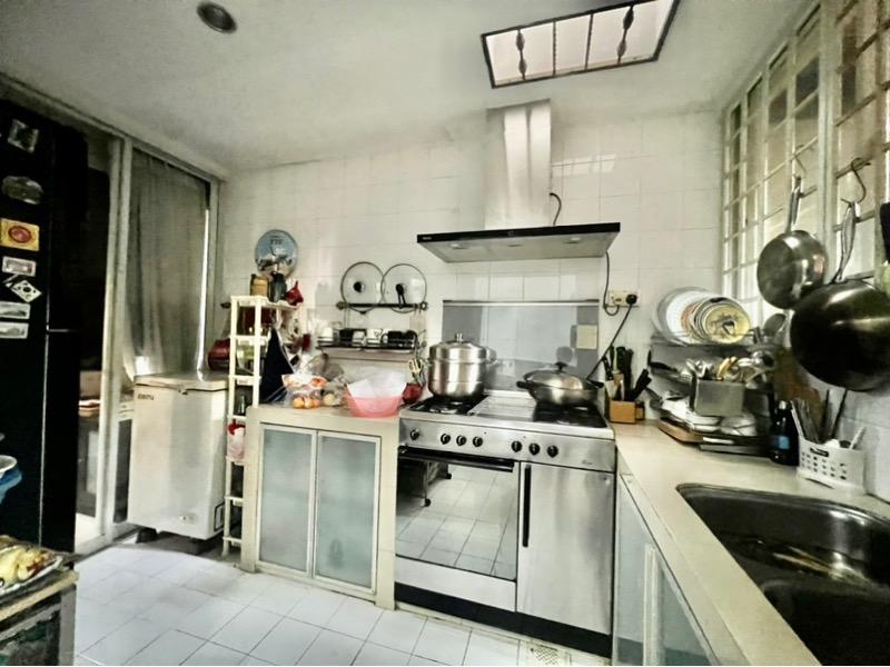 Semi-Detached for Sale, Lorong kilat  Semi-Detached House For Sale, $6,000,000, 5 Bed 4 Bath 2,800 sqft $2,092.00 psf, SGD 6,000,000 | Freehold