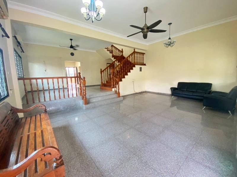 Prop-GPT: Semi-Detached: D18  Pasir Ris Beach Park