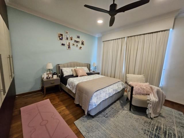Semi-Detached for Sale,  Eminence Landed  D17 Renovated 3 Sty Semi D @ Upper Changi Estate Semi-Detached House For Sale, $4,, SGD 4,800,000 | Freehold