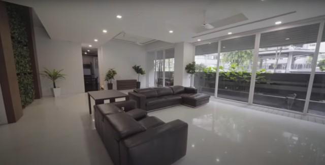 Prop-GPT: Corner Terrace: D09  Brand New Terrace House In Orchard