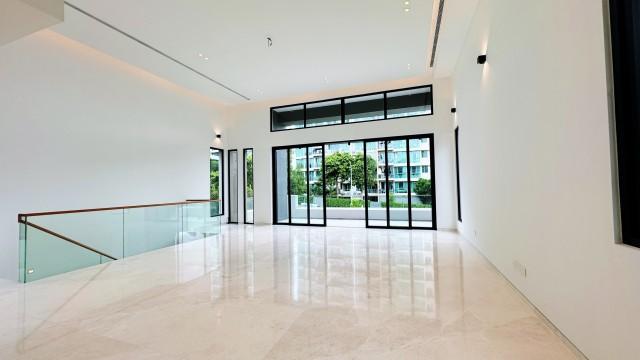 Prop-GPT: Detached: D16   D16 Grand Brand New 2.5 Storey With Mezzanine Detached 