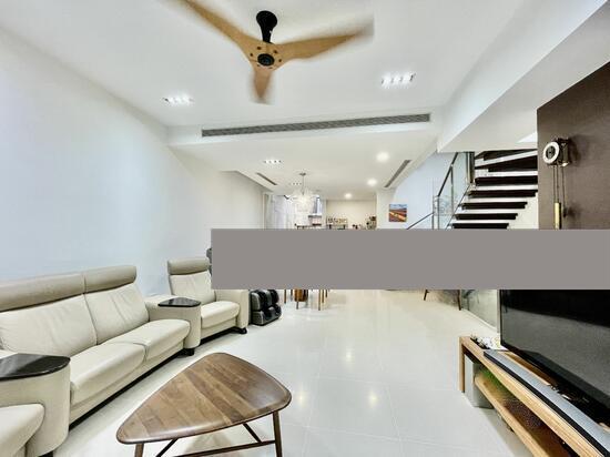 Prop-GPT: Semi-Detached: D22  The Woods