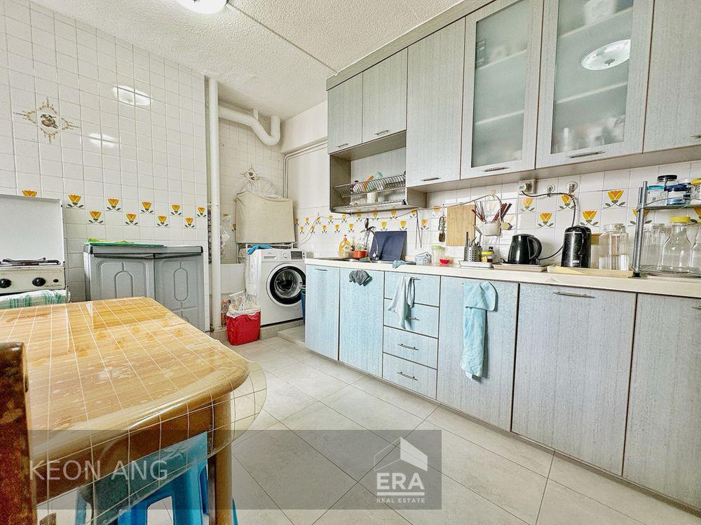 HDB - 3 room for Sale, Jalan Rajah 104 Jalan Rajah, SGD 1,000,000 | Leasehold