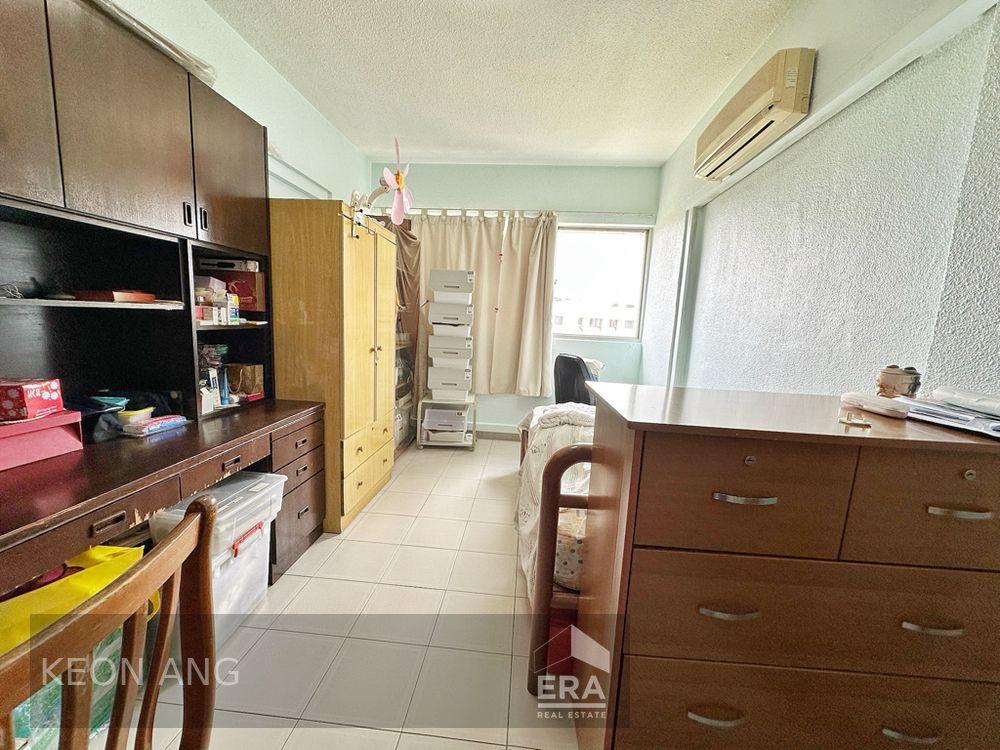 HDB - 3 room for Sale, Jalan Rajah 104 Jalan Rajah, SGD 1,000,000 | Leasehold