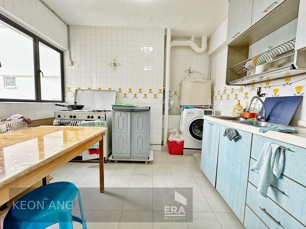 HDB - 3 room for Sale, Jalan Rajah 104 Jalan Rajah, SGD 1,000,000 | Leasehold