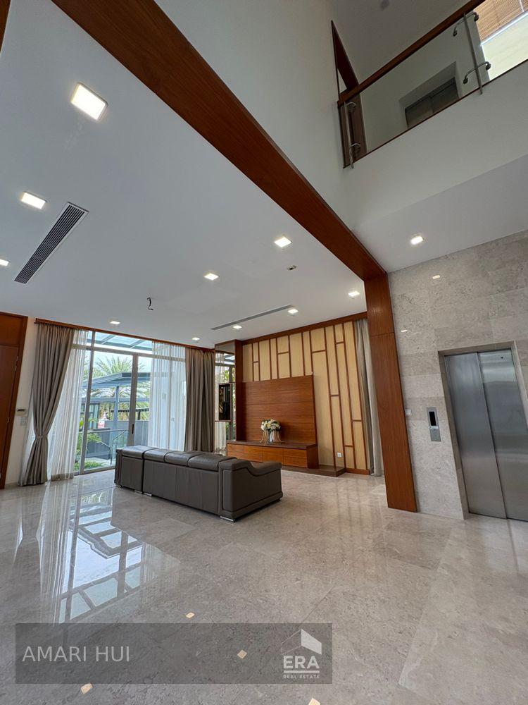 Prop-GPT: Bungalow - Good Class: D17  Toh Heights For Sale