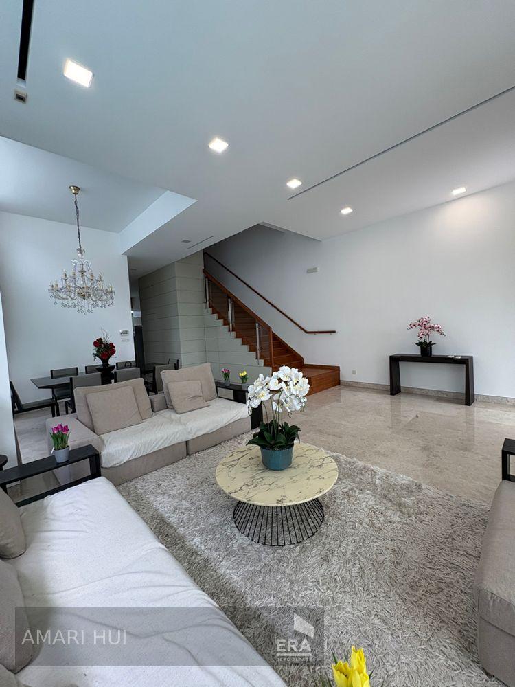 Prop-GPT: Semi-Detached: D17  Toh Crescent For Sale
