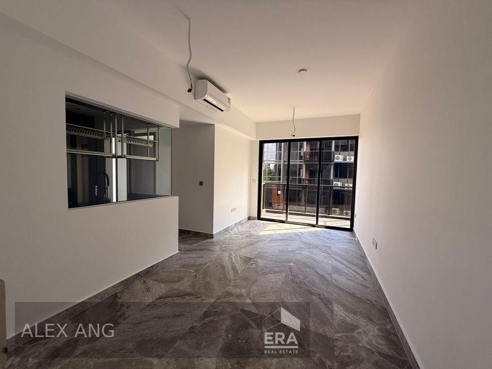 Prop-GPT: Condominium:   Canberra Drive The Commodore For Sale