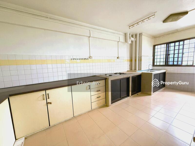 HDB Flat for Sale, 103 Clementi Street 14, SGD 890,000 | 99-year lease